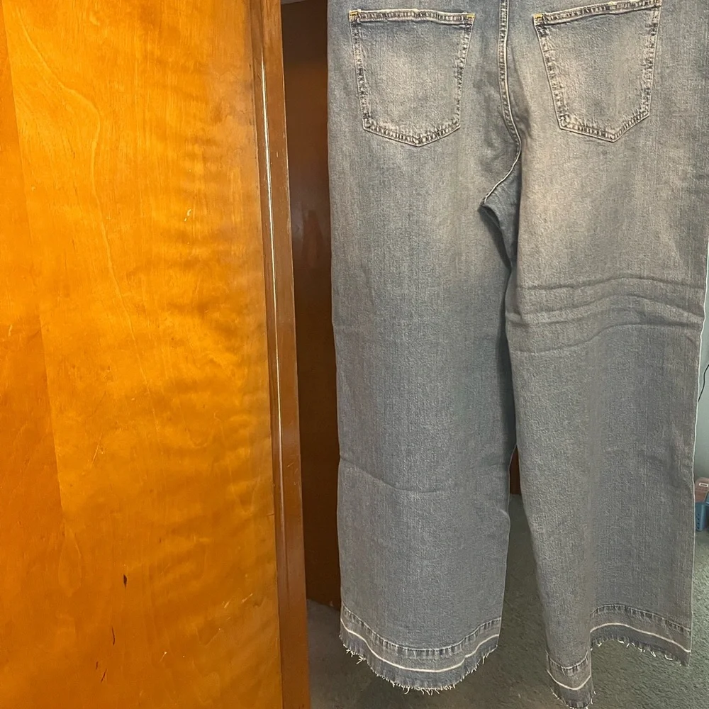 GAP Blue Jeans - Picture 4 of 5